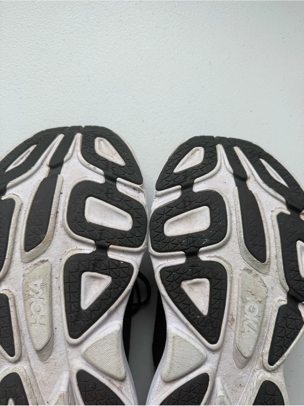 Hoka One One Bondi 8 Womens 10.5D Wide Black White Shoes 1127954 BWHT